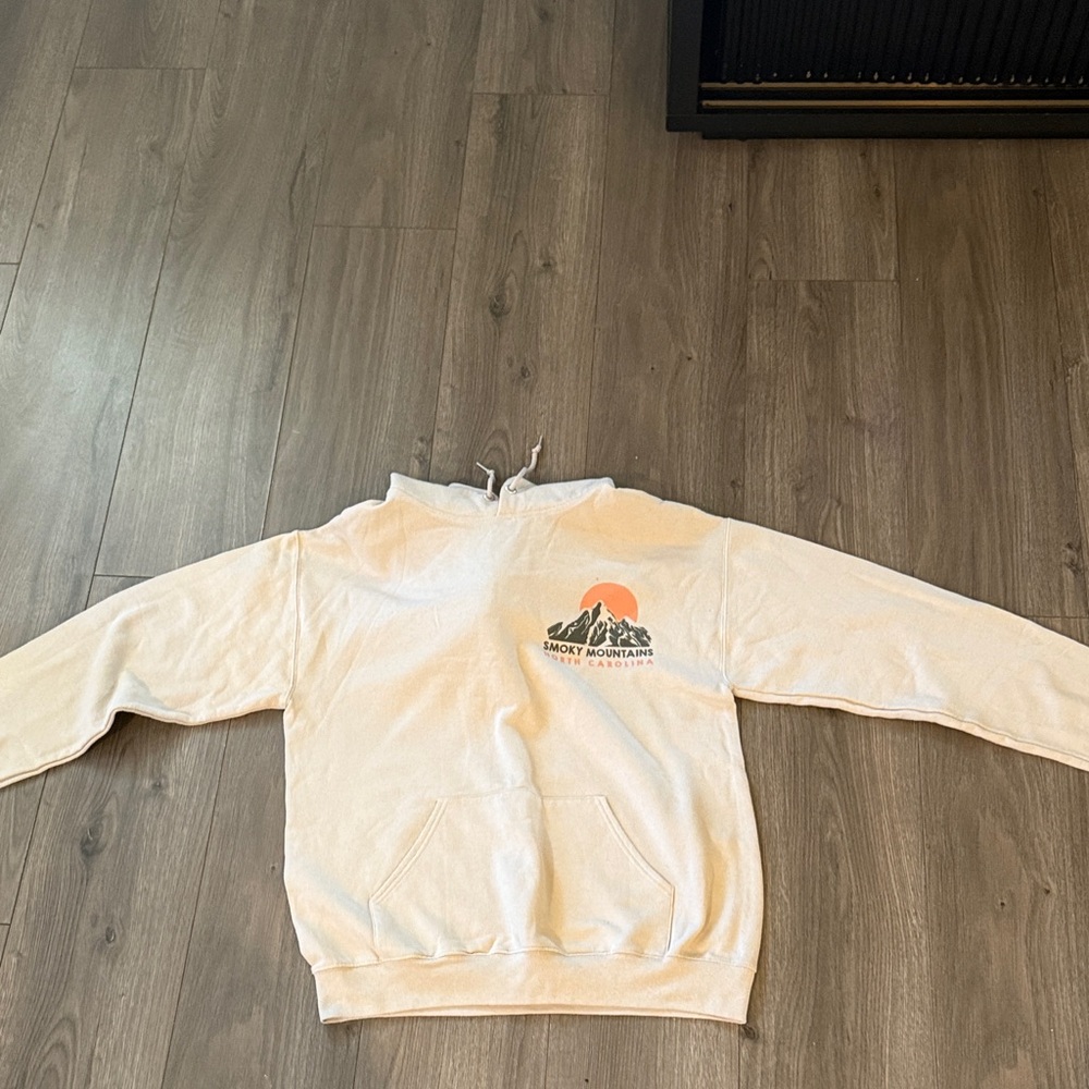 Smoky Mountains Graphic Cream Hoodie
